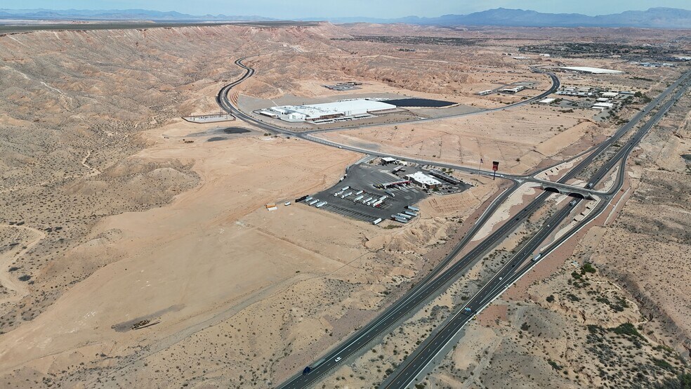 More Photos Of NWC of Lower Flat Top Drive and I-15, Mesquite Land For Sale