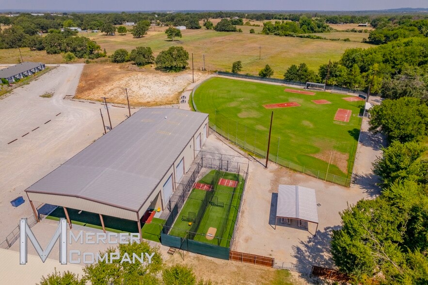 More Photos Of 3984 N US Highway 287, Alvord Warehouse For Sale