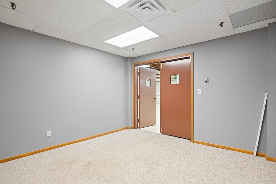 More Photos Of 350 N Center St, Brandon Industrial For Sale