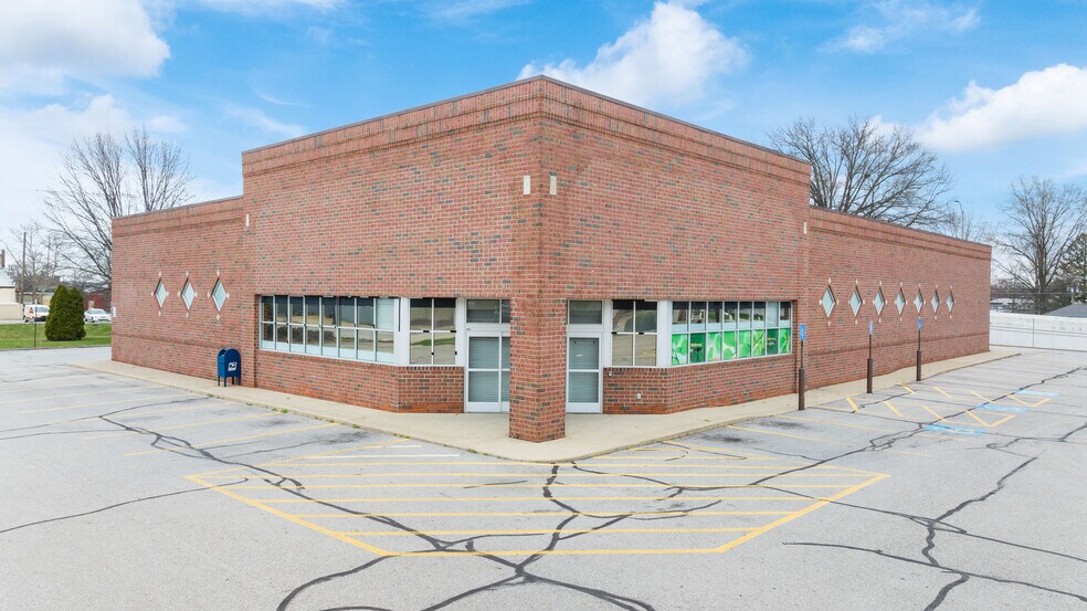 More Photos Of 222 S Main St, Orrville Drugstore For Sale