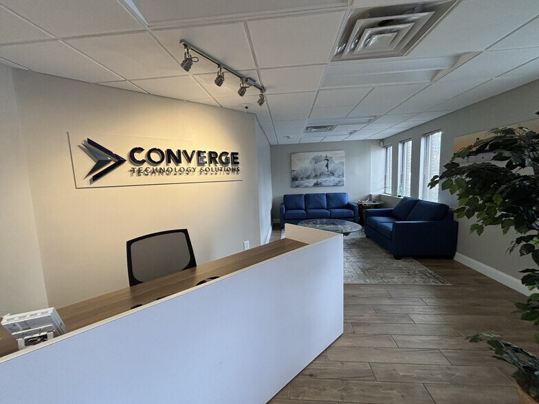 More Photos Of 6 Blackstone Valley Pl, Lincoln Medical For Lease