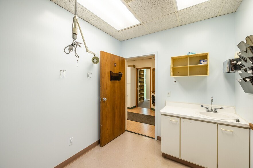 More Photos Of 80 West Ave, Brockport Medical For Lease