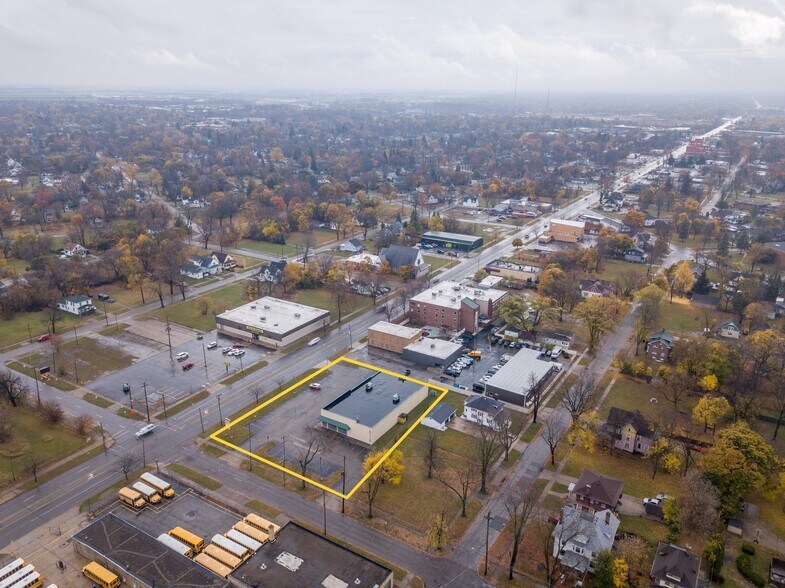 More Photos Of 1115 Genesee ave, Saginaw General Retail For Sale