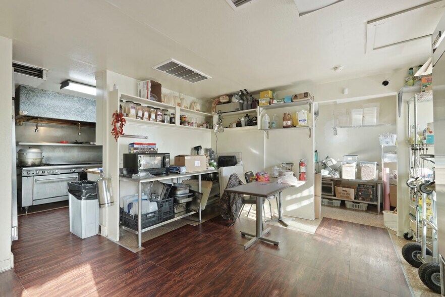 More Photos Of 14144 Market St, Walnut Grove Storefront For Sale