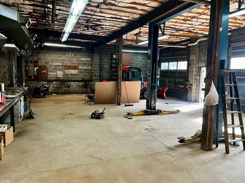 More Photos Of 2936 Mountain Rd, Saylorsburg Specialty For Lease