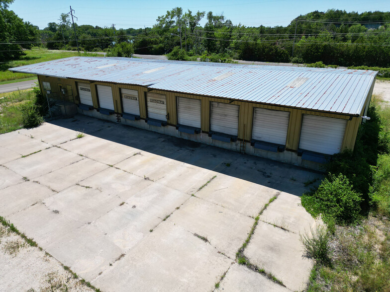 Primary Photo Of 1421 S Washington Ave, Iola Truck Terminal For Lease