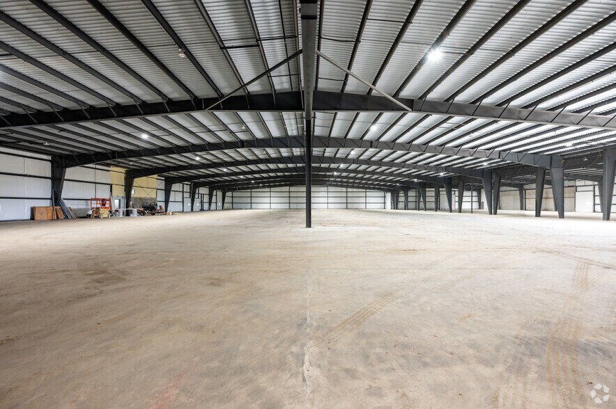 More Photos Of 800 Industrial Dr, Franklin Warehouse For Sale