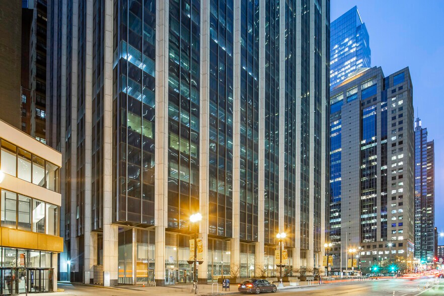 More Photos Of 225 W Randolph St, Chicago Office For Lease