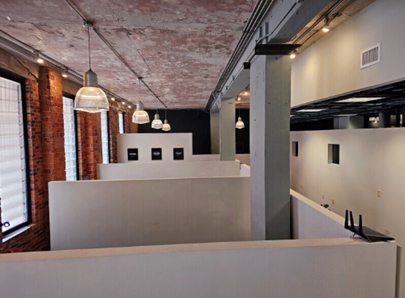 More Photos Of 7 S Laurens St, Greenville Office For Sale