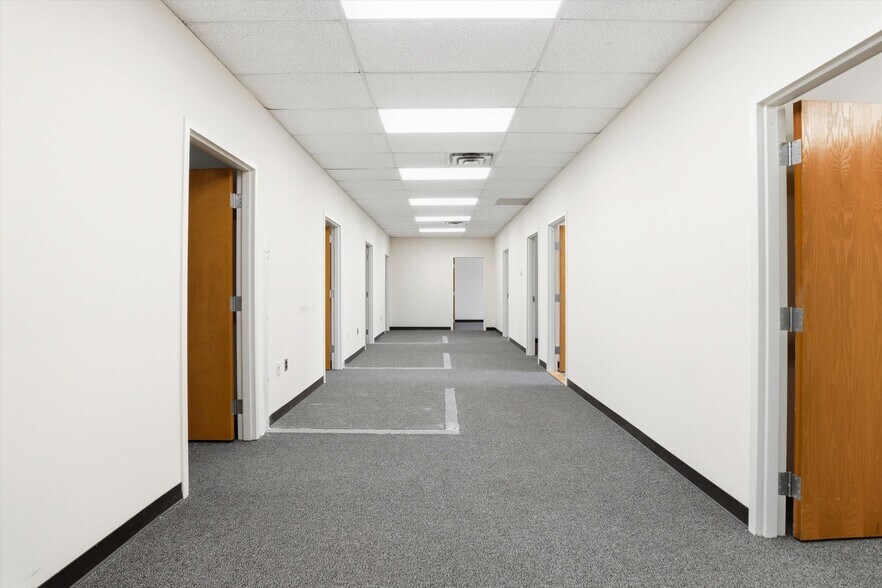 More Photos Of 15 Roszel Rd, West Windsor Office For Sale