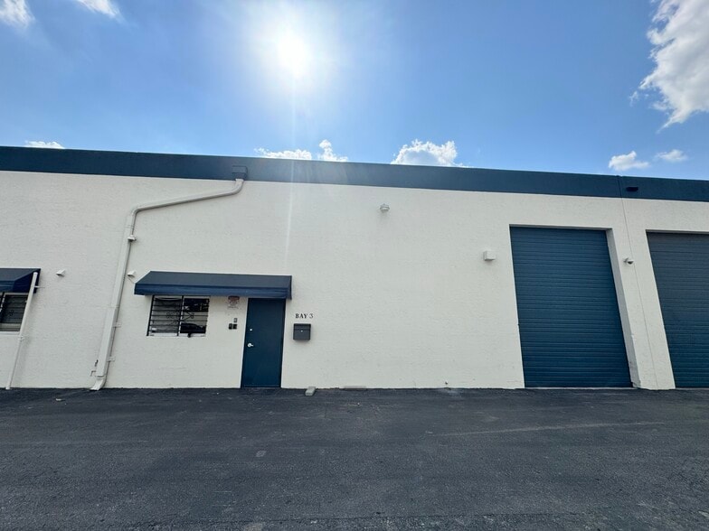 Primary Photo Of 6955-6965 NW 43rd St, Miami Warehouse For Lease