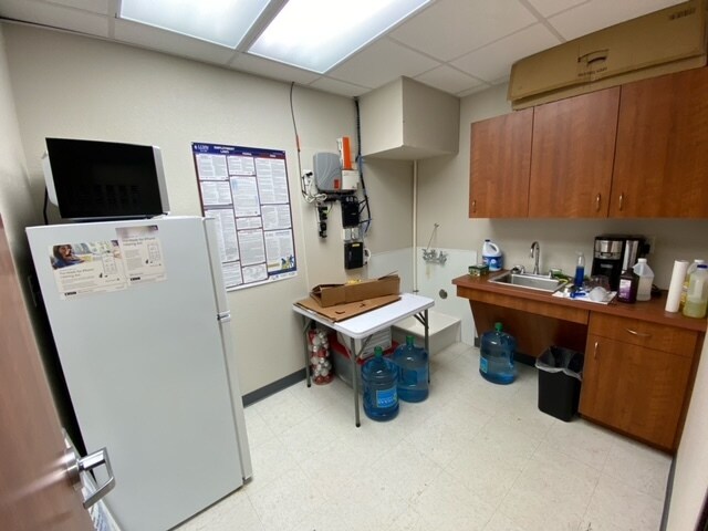 More Photos Of 822 N 4th St, Longview Medical For Sale