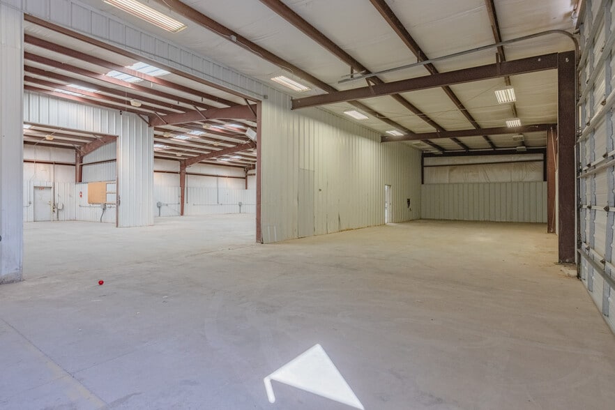 More Photos Of 9604 W County Road 152, Midland Warehouse For Sale