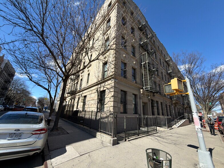 Primary Photo Of 277 Brook Ave, Bronx Apartments For Lease