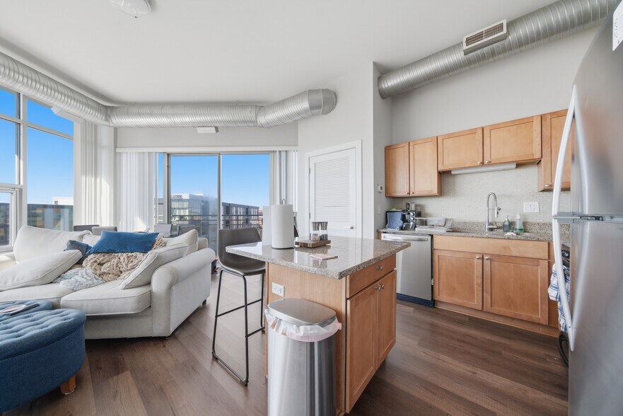 More Photos Of 2000 N Milwaukee Ave, Chicago Apartments For Sale