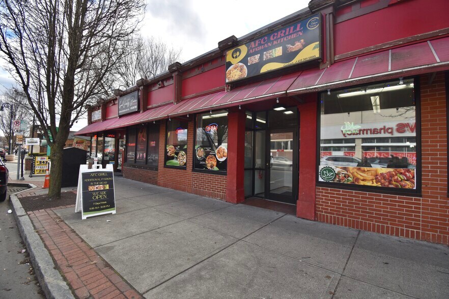 Primary Photo Of 982 Main St, Springfield Storefront For Sale