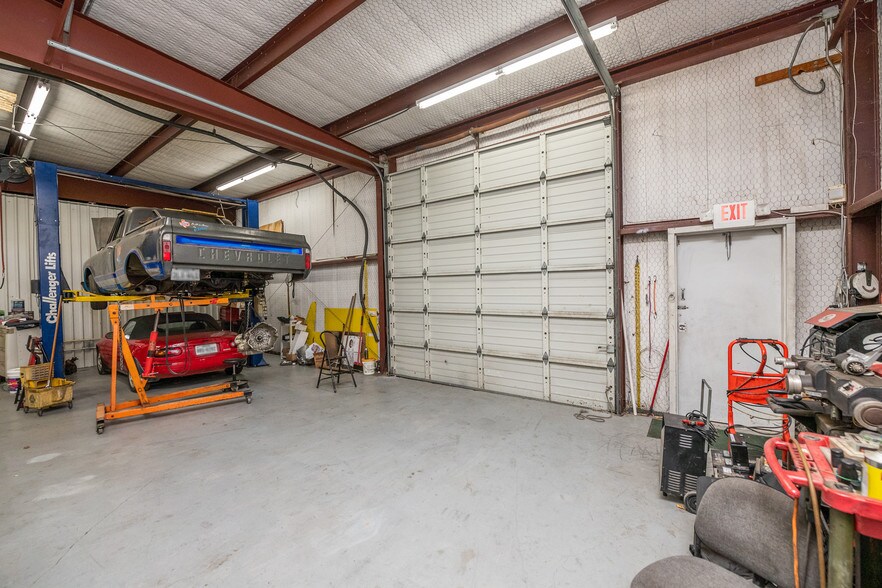 More Photos Of 820 Turner Way, Mansfield Manufacturing For Lease