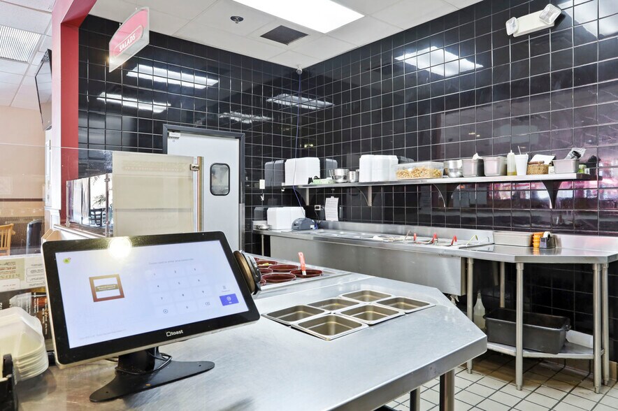 More Photos Of 1924-1926 Pacific Ave, Stockton Restaurant For Sale