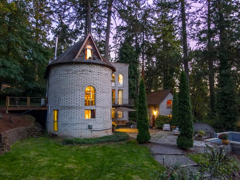 More Photos Of 1820 E 28th Ave, Eugene Multifamily For Sale