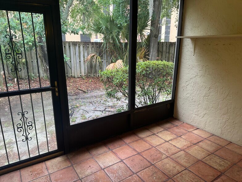 More Photos Of 643 W Oak Terrace Dr, Leesburg Apartments For Sale