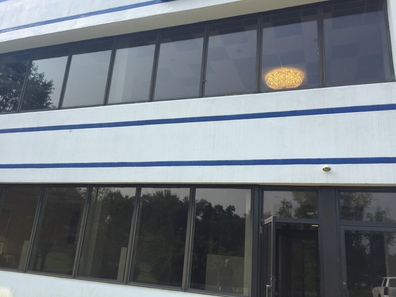 More Photos Of 275 Center Rd, Monroeville Office For Lease