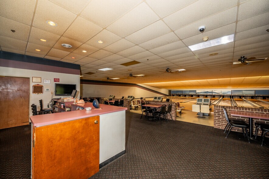 More Photos Of 1849 Gardner Ln NW, Corydon Sports And Entertainment For Sale