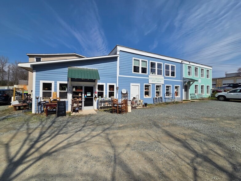 More Photos Of 136 Fayetteville St, Pittsboro Warehouse For Lease