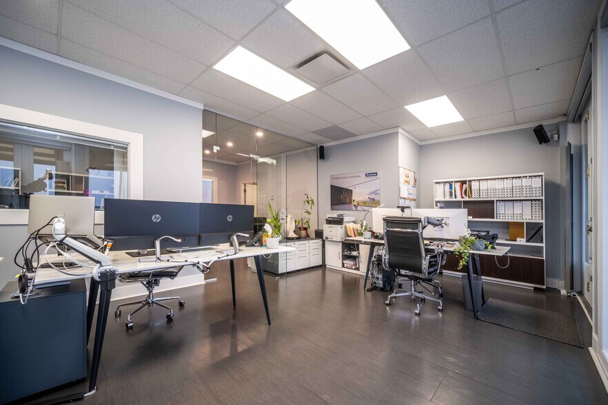 More Photos Of 9267-9295 Shaughnessy St, Vancouver Warehouse For Sale