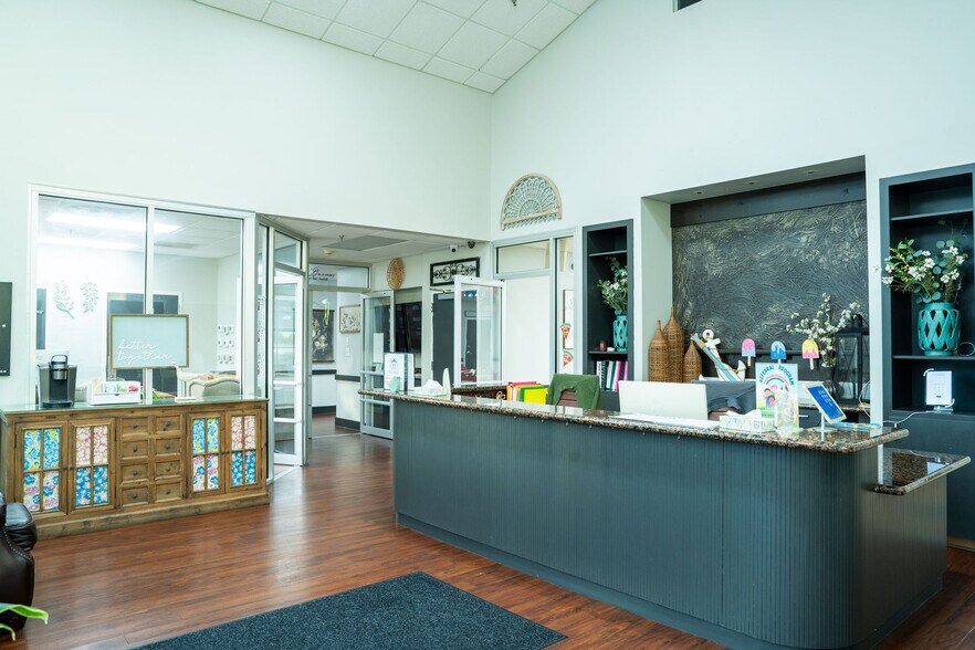 More Photos Of 1909 W Bitters Rd, San Antonio Medical For Sale