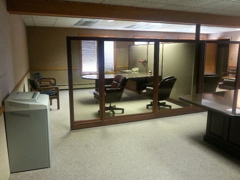 More Photos Of 7019 E Dominick St, Rome Auto Dealership For Lease