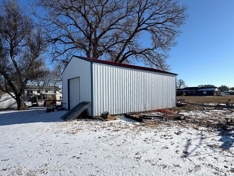 More Photos Of 1006 S Lawler, Mitchell Warehouse For Sale