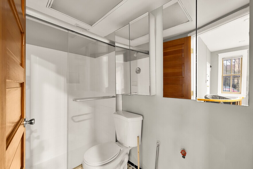 More Photos Of 500 9th St SE, Washington Apartments For Sale