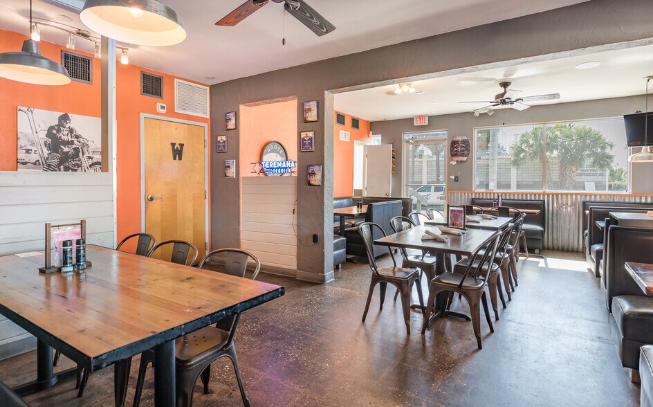 More Photos Of 837 SE 47th Ter, Cape Coral Restaurant For Sale