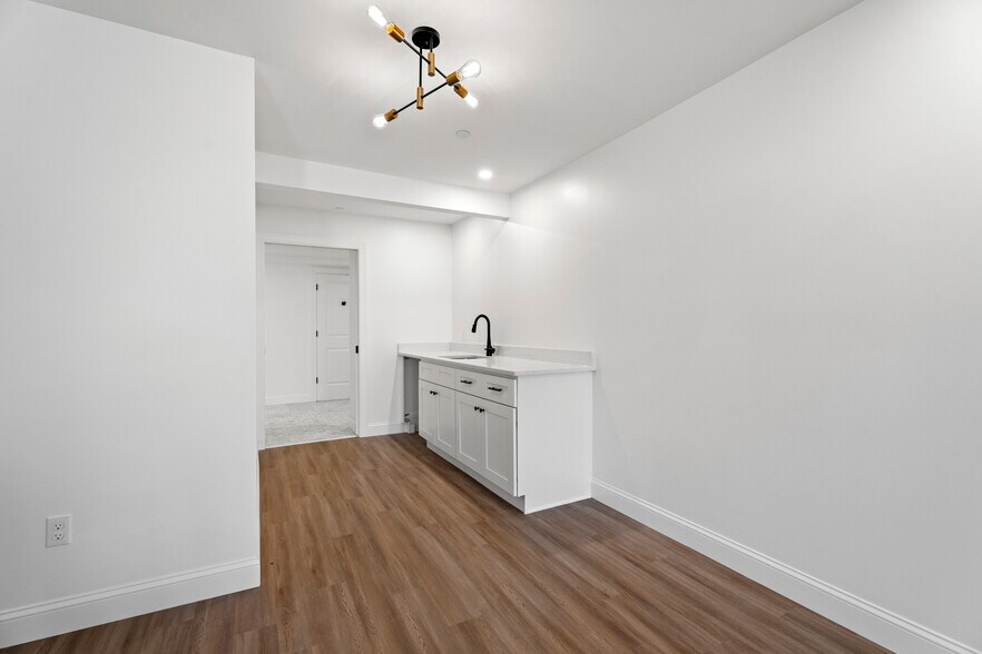 More Photos Of 44 Williams Ave, Mystic General Retail For Sale