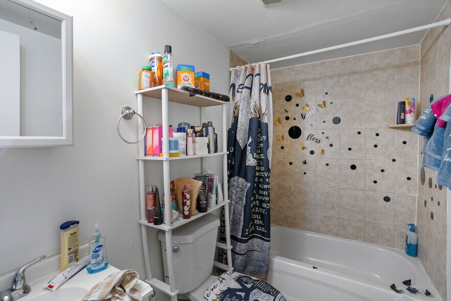 More Photos Of 3301-3303 N 16th St, Philadelphia Apartments For Sale