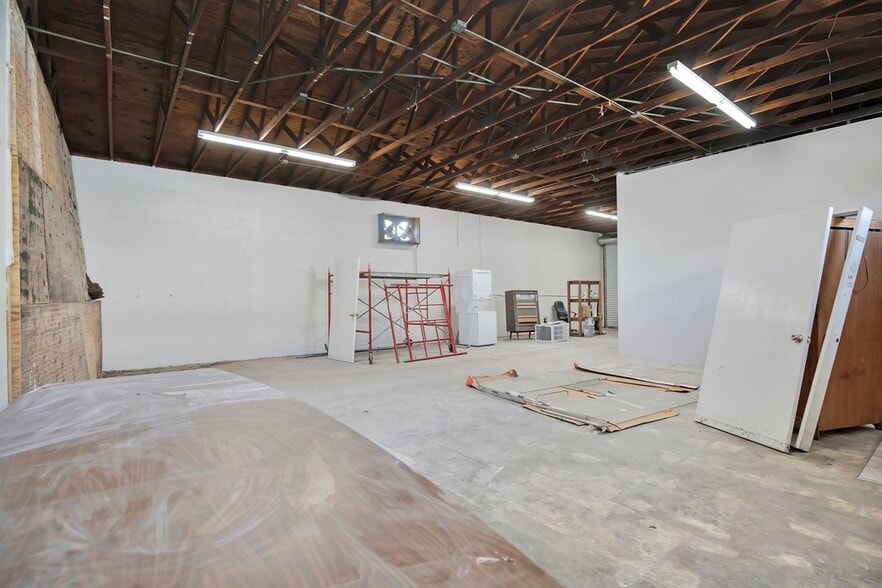 More Photos Of 327 Marion St, Daytona Beach Warehouse For Sale