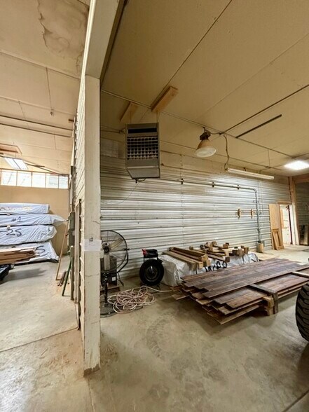 More Photos Of 412 E Railroad Ave N, Manhattan Warehouse For Sale