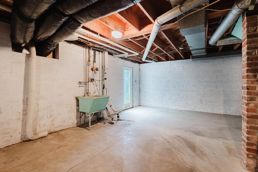 More Photos Of 3025 Breckenwood Dr, Lexington Multifamily For Sale