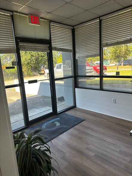 More Photos Of 3285 Associate Dr, North Charleston Light Distribution For Sale