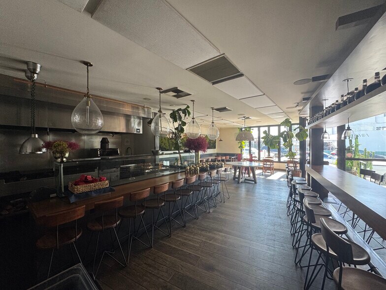 More Photos Of 8479 Melrose Ave, West Hollywood Restaurant For Lease
