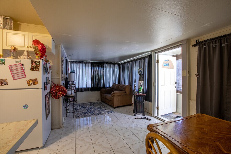 More Photos Of 2517 Ala Wai Blvd, Honolulu Apartments For Sale