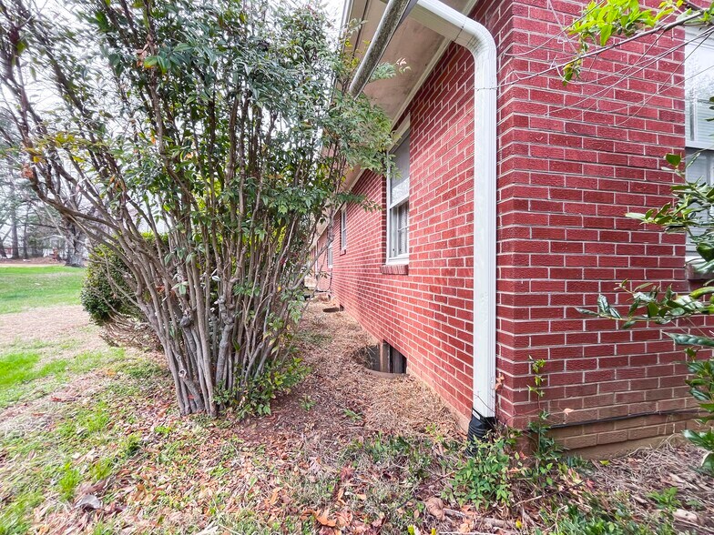 More Photos Of 1001 E Lynchburg Salem Tpke, Bedford Office For Sale