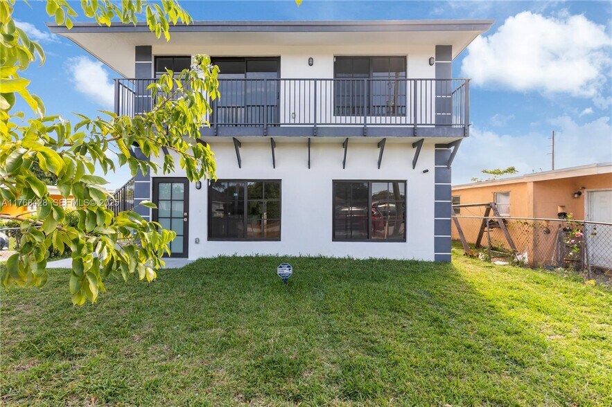 More Photos Of 634 NW 7th St, Florida City Apartments For Sale