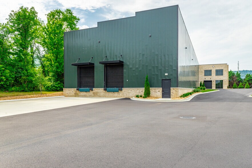 More Photos Of 5402 Ooltewah Ringgold Rd, College Dale Flex For Lease