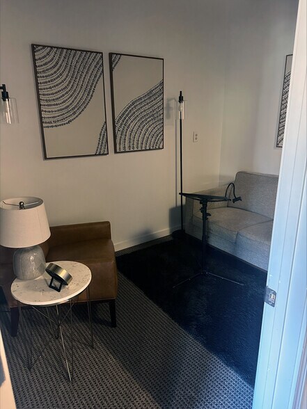 More Photos Of 7721 SE 13th Ave, Portland Storefront Retail Office For Lease