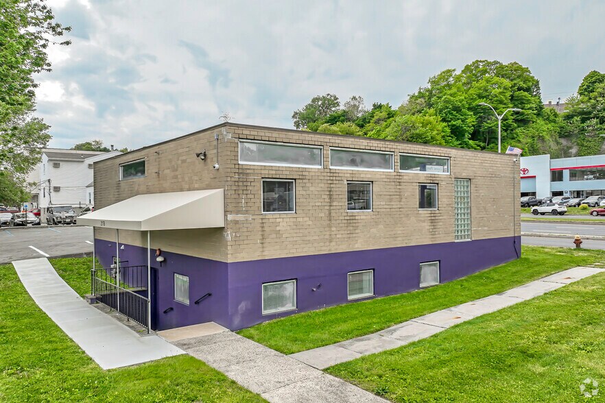 More Photos Of 2176 Central Park Ave, Yonkers Medical For Sale