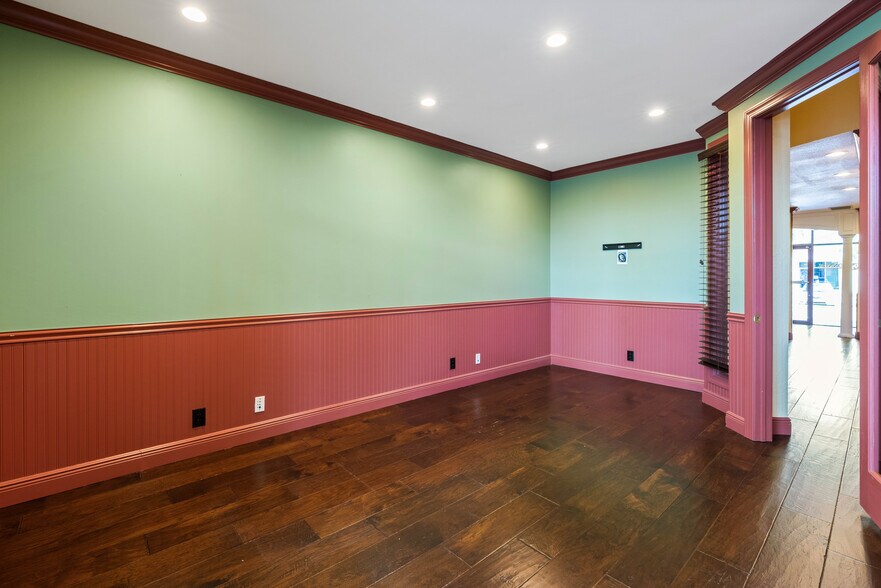 More Photos Of 658 W Indiantown Rd, Jupiter Medical For Sale