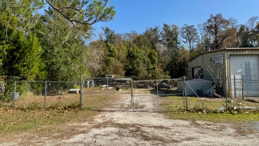 More Photos Of 4079 S Ohio Ave, Homosassa Freestanding For Sale