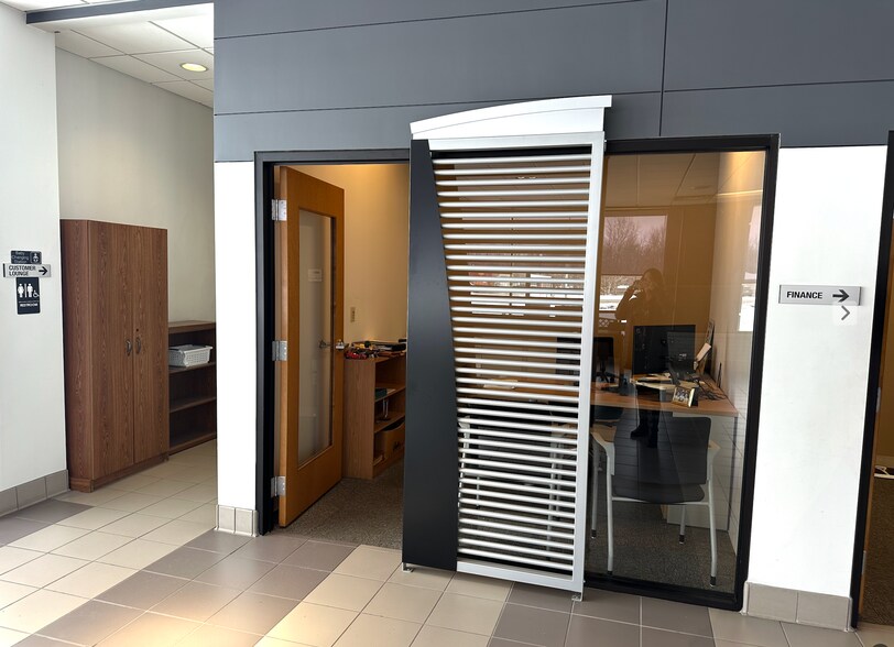 More Photos Of 2051 N Main St, Canton Auto Dealership For Sale