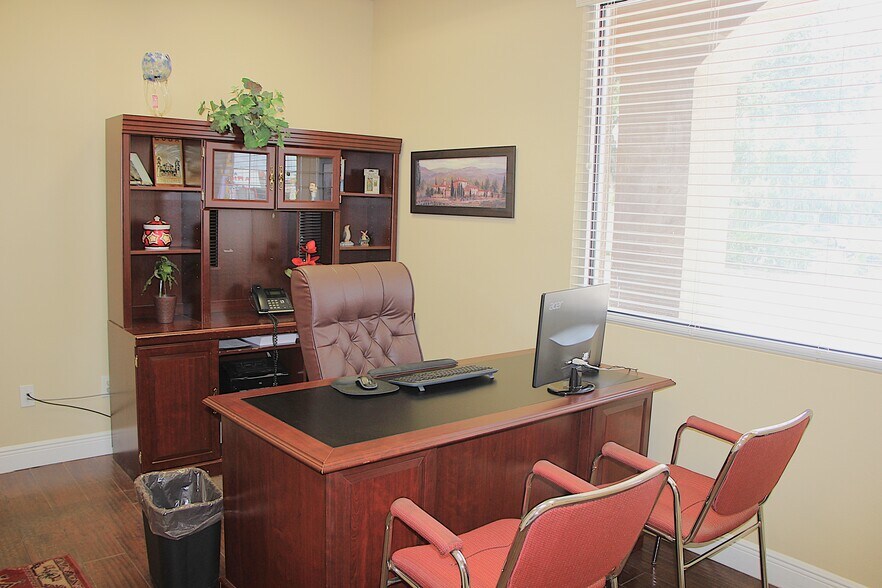 More Photos Of 6143 S Orange Blossom Trl, Orlando Loft Creative Space For Sale